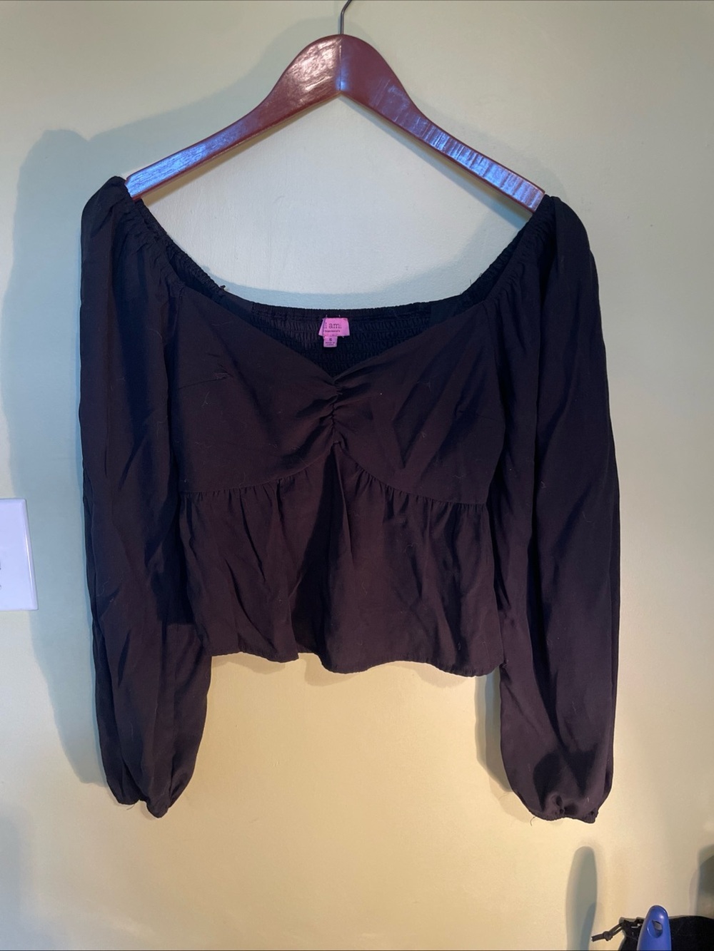 Francesca's Collections Black Long-Sleeve Peasant Blouse